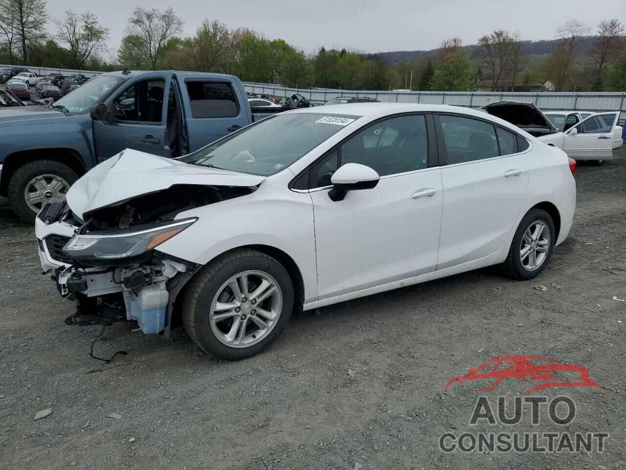 CHEVROLET CRUZE 2018 - 1G1BE5SM8J7155842