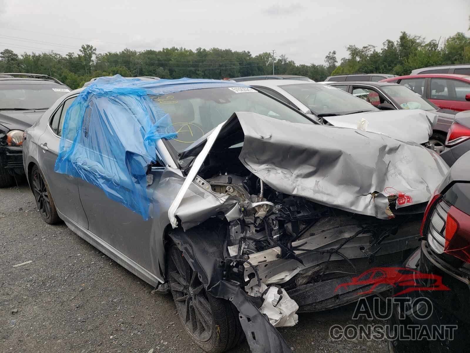 TOYOTA CAMRY 2018 - 4T1B61HK9JU117049