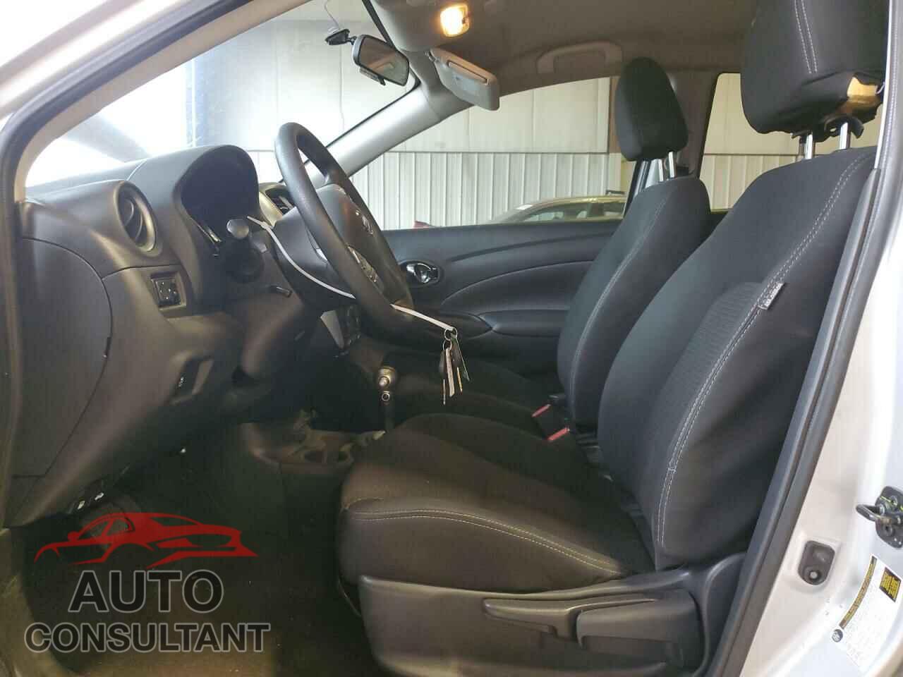 NISSAN VERSA 2019 - 3N1CN7AP3KL880980