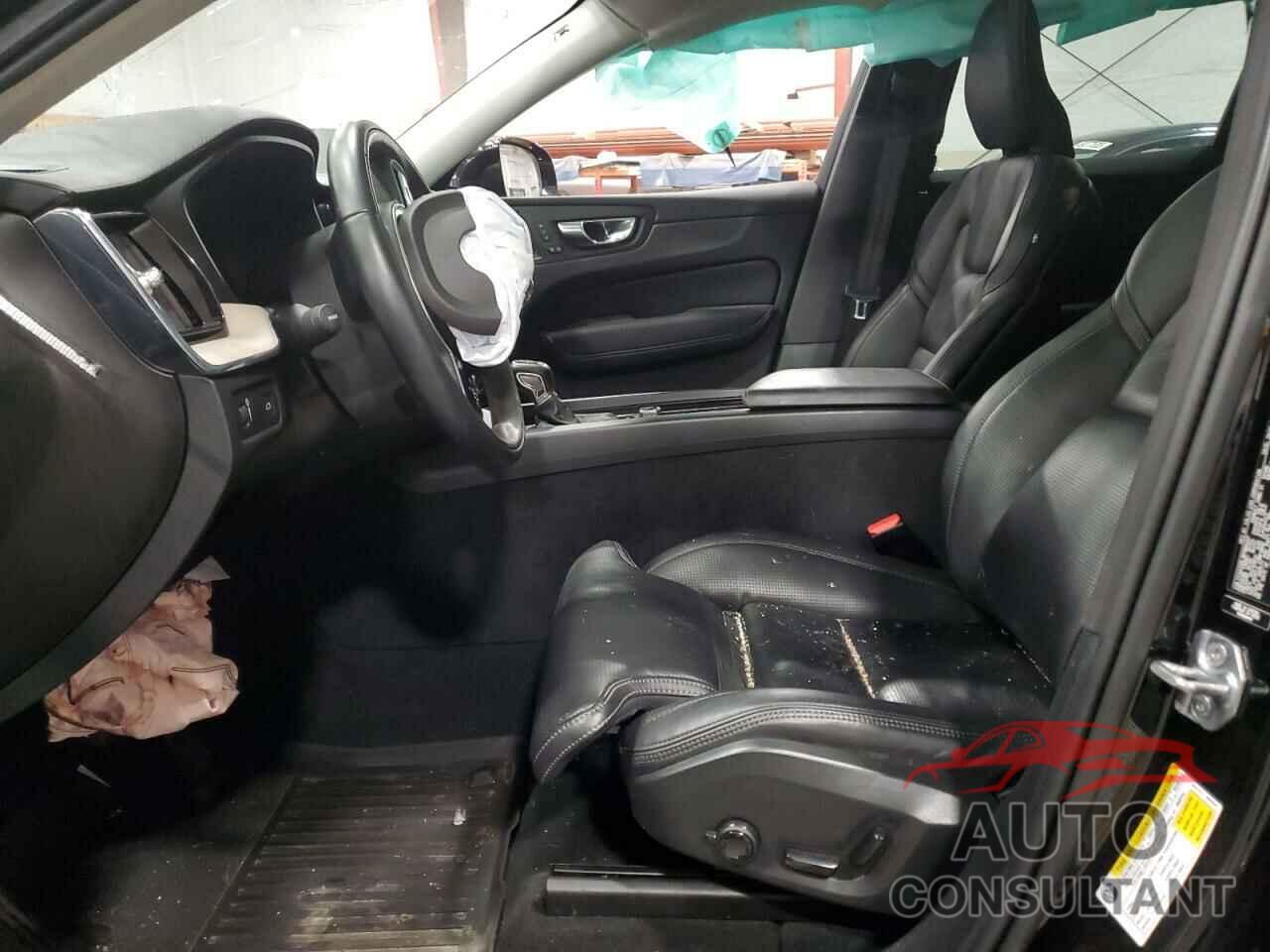 VOLVO XC60 2021 - YV4A22RL9M1864257