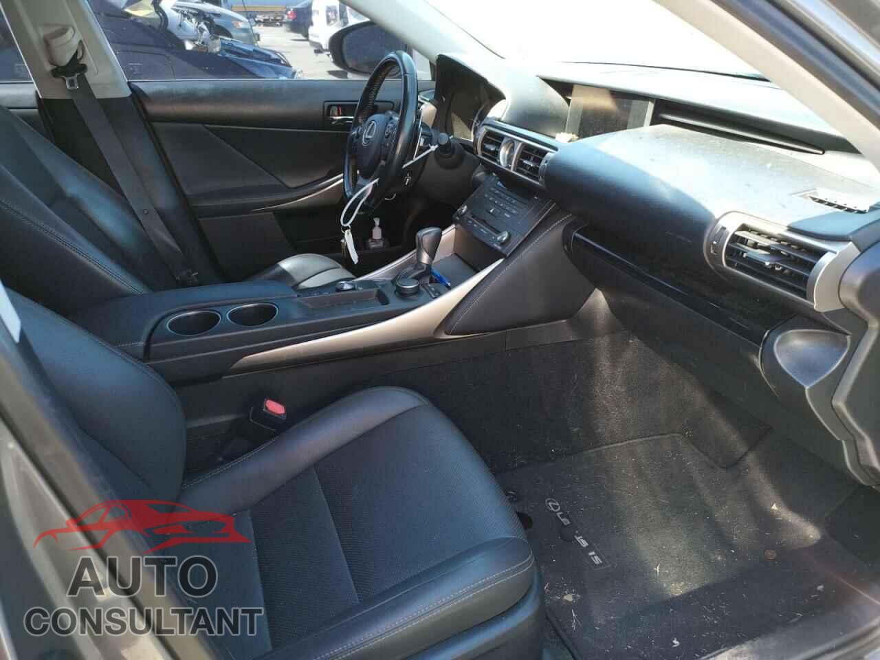 LEXUS IS 2016 - JTHBA1D24G5014521