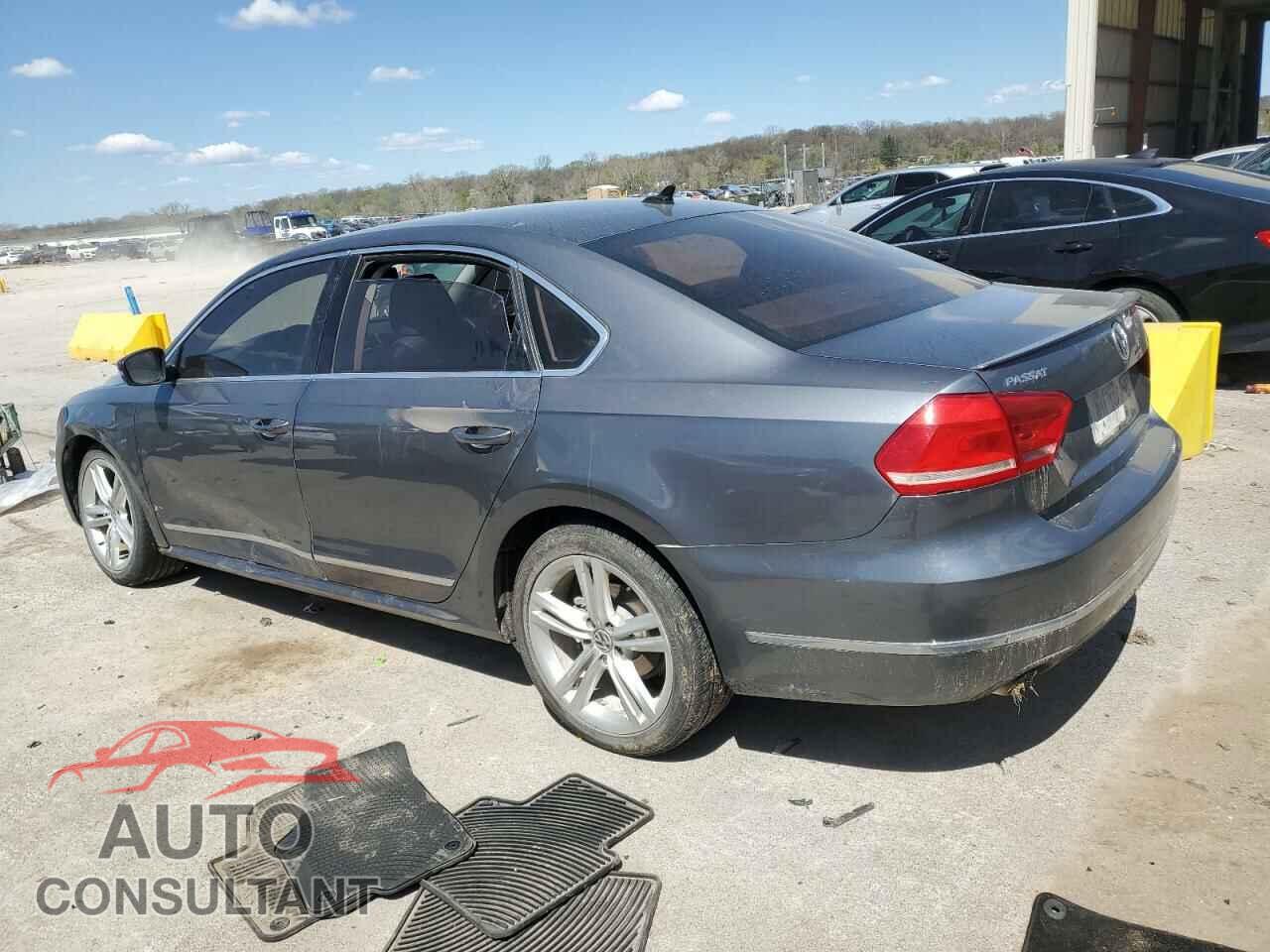 VOLKSWAGEN PASSAT 2013 - 1VWCM7A32DC120564