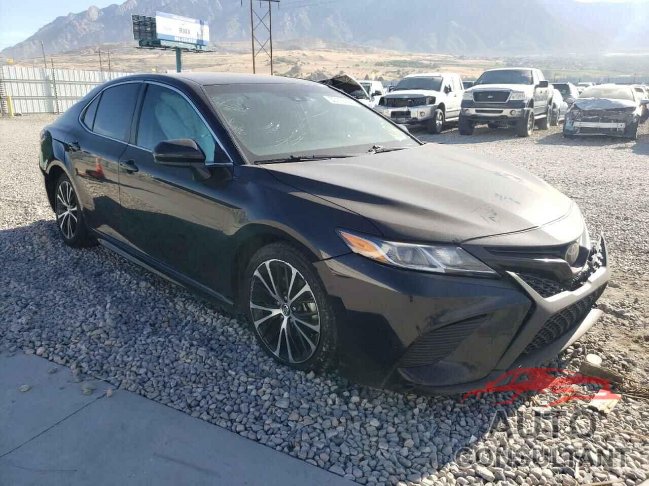 TOYOTA CAMRY 2018 - 4T1B11HK9JU621471