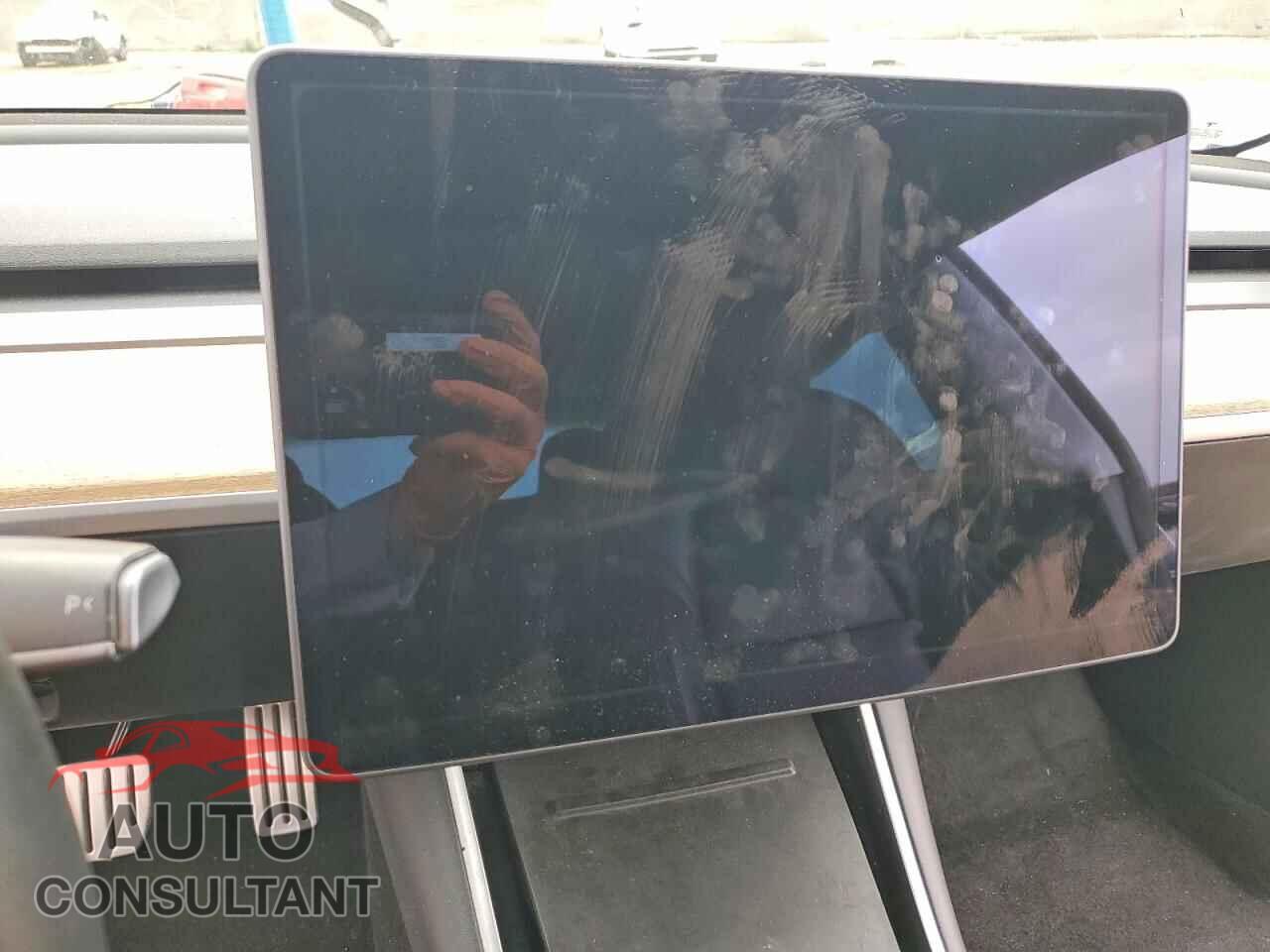 TESLA MODEL 3 2020 - 5YJ3E1EC8LF719476