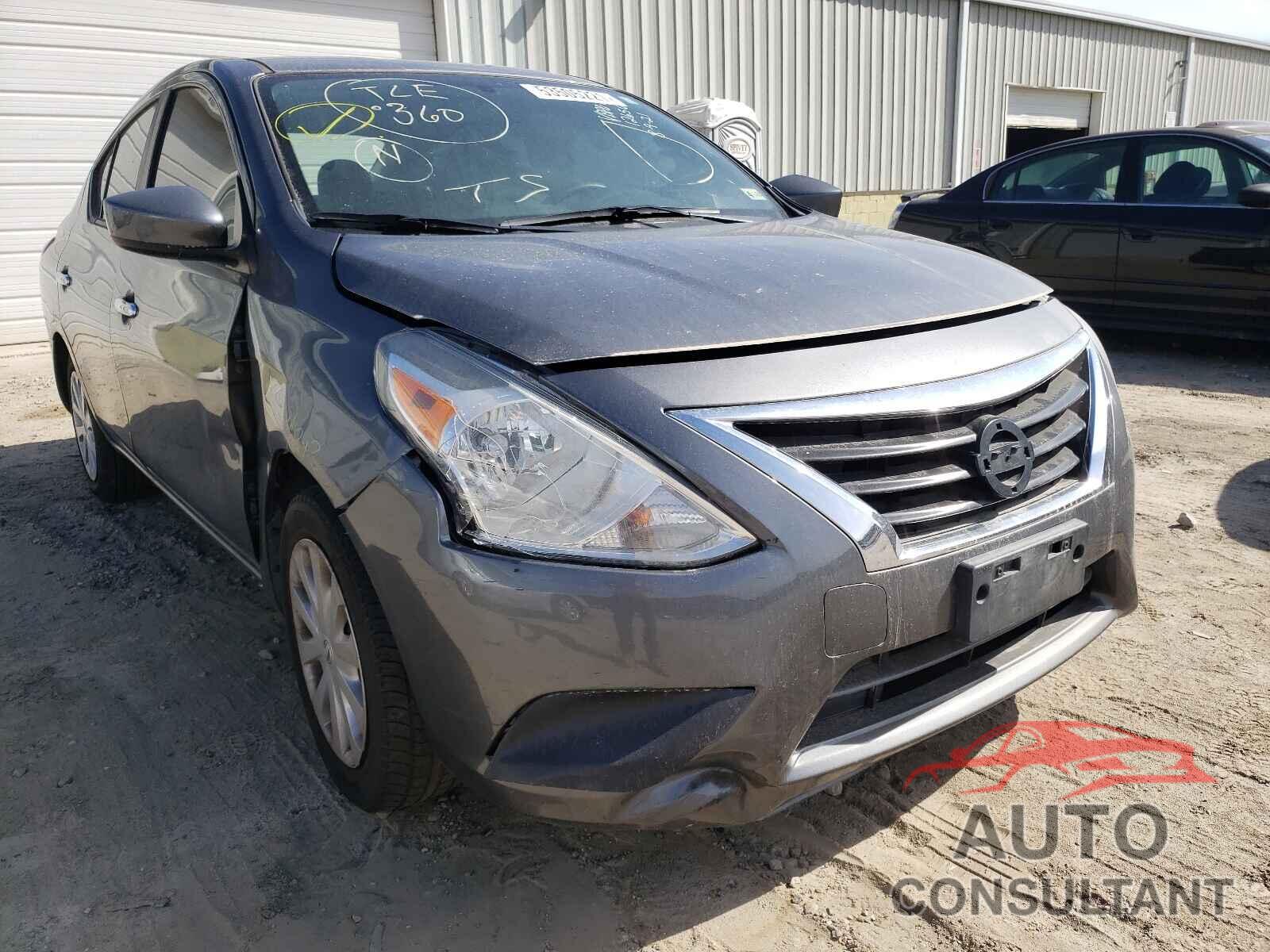 NISSAN VERSA 2018 - 3N1CN7AP8JL812656