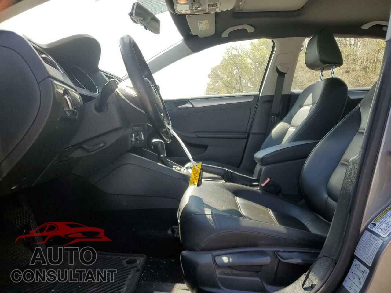 VOLKSWAGEN JETTA 2017 - 3VWDB7AJ8HM388497