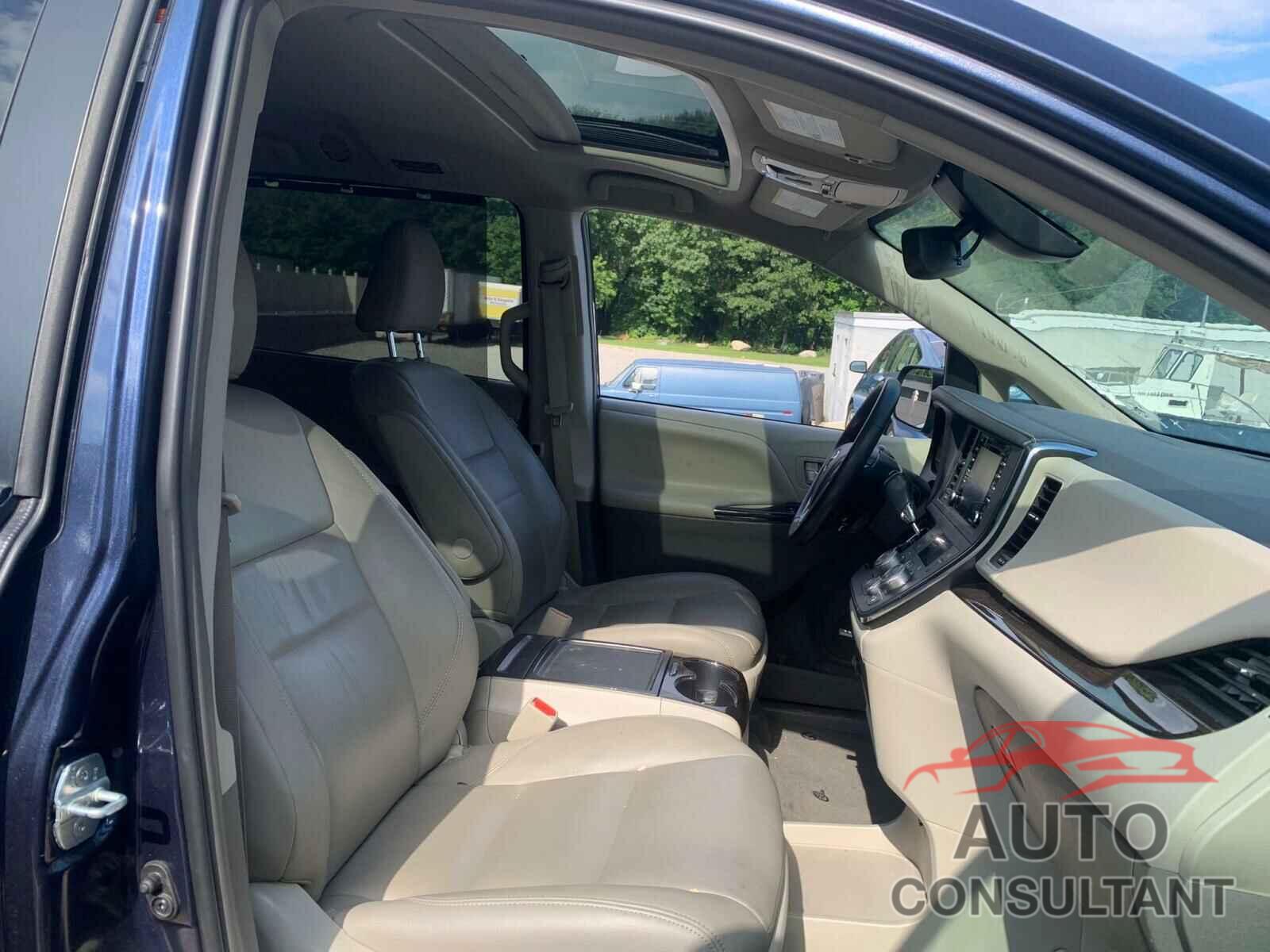 TOYOTA SIENNA 2019 - 5TDYZ3DC2KS993404