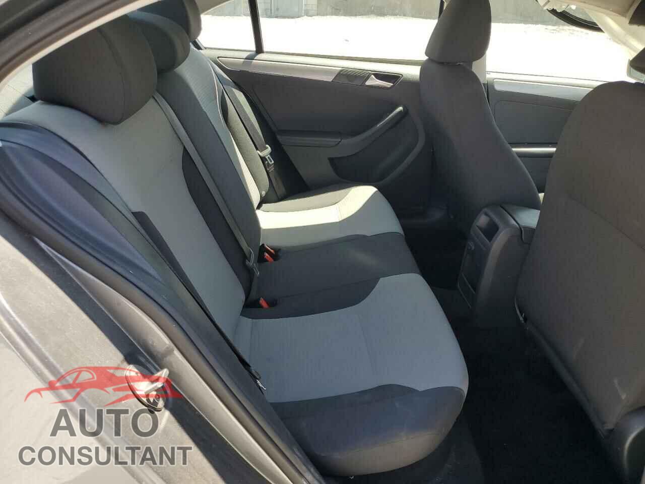 VOLKSWAGEN JETTA 2017 - 3VW2B7AJ8HM412627