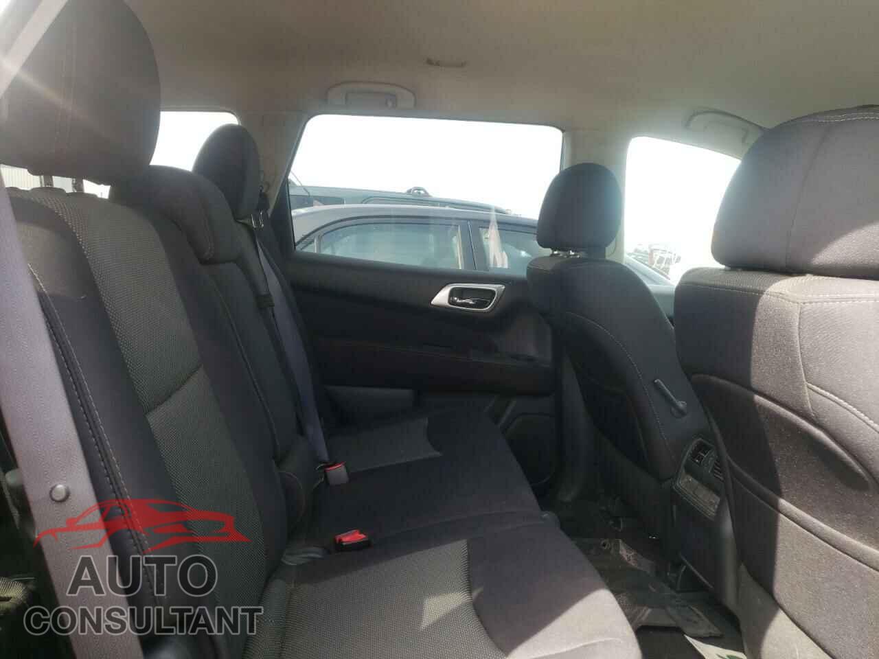 NISSAN PATHFINDER 2017 - 5N1DR2MM9HC913247