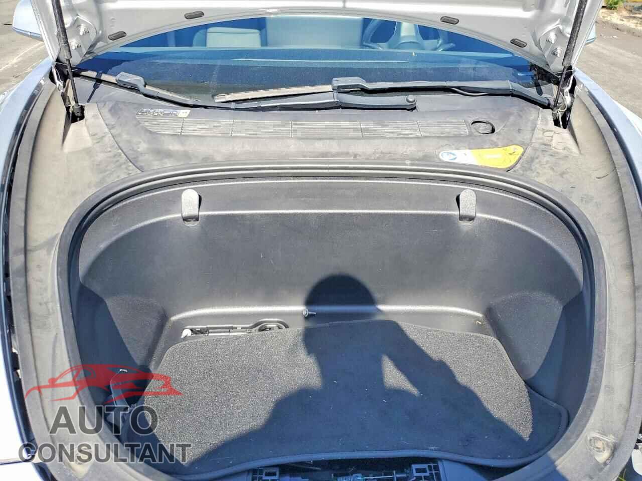 TESLA MODEL 3 2017 - 5YJ3E1EA4HF002496