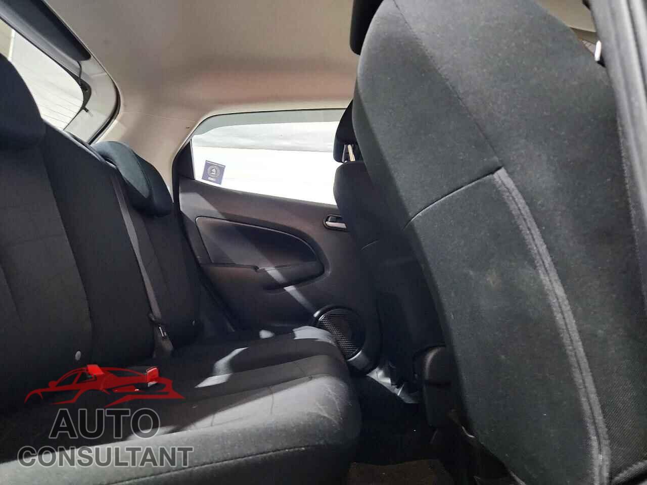 MAZDA 2 2014 - JM1DE1KY7E0181584