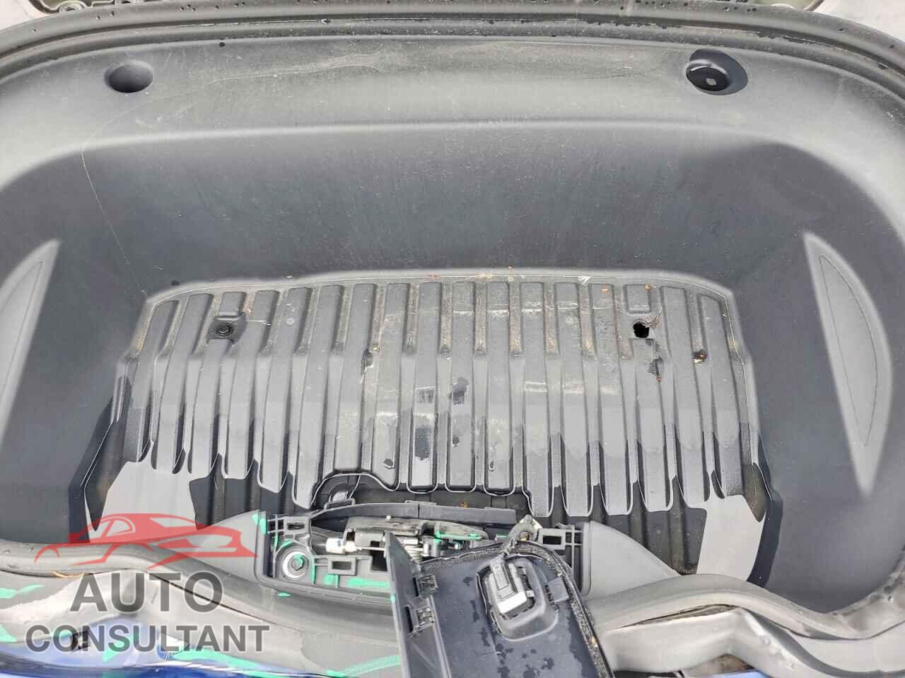 TESLA MODEL 3 2023 - 5YJ3E1EA5PF643770