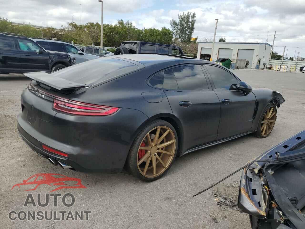 PORSCHE PANAMERA 2019 - WP0AA2A70KL100609