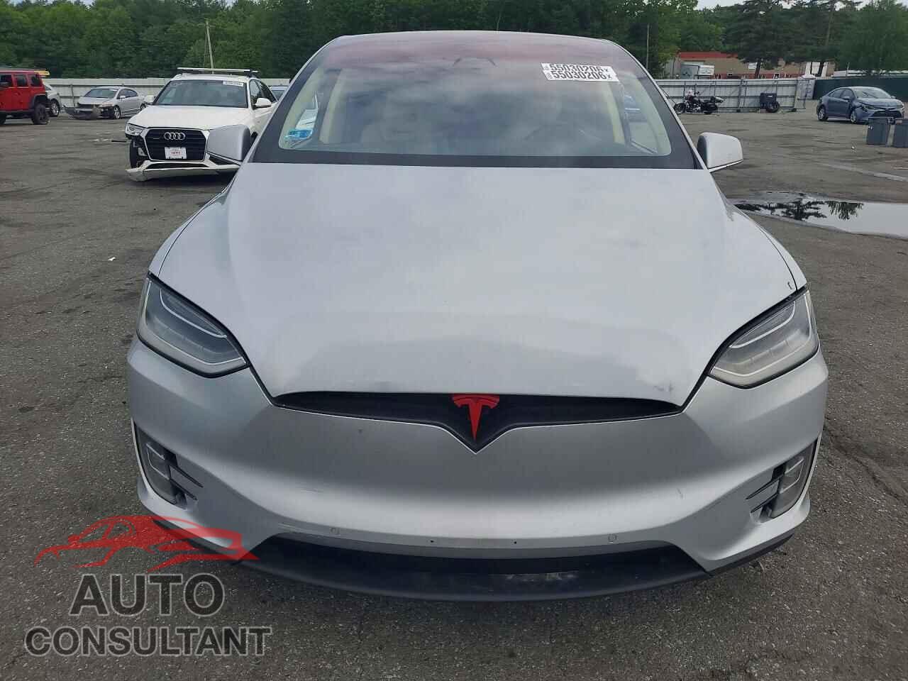 TESLA MODEL X 2017 - 5YJXCBE28HF035121