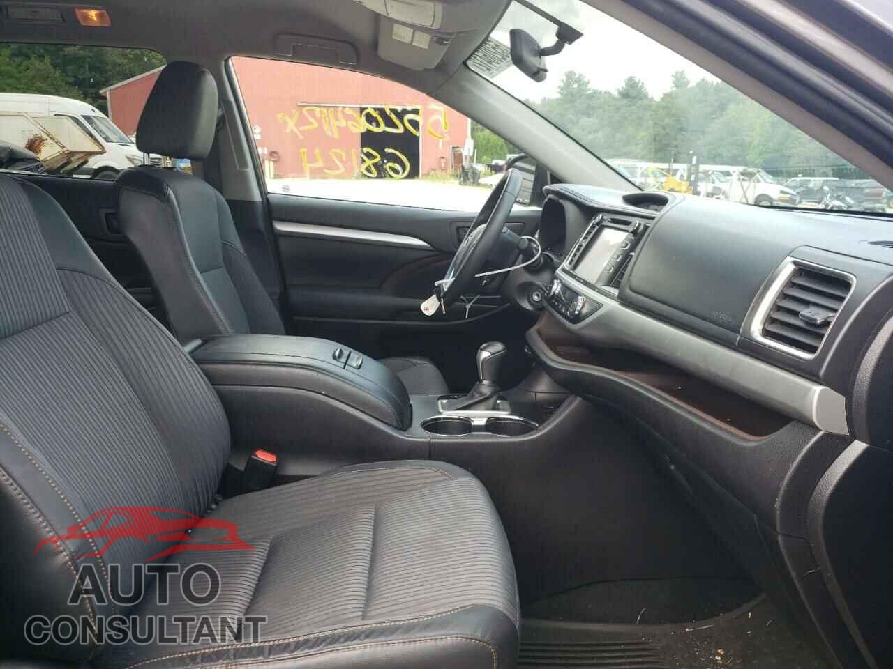 TOYOTA HIGHLANDER 2016 - 5TDBKRFH8GS283016