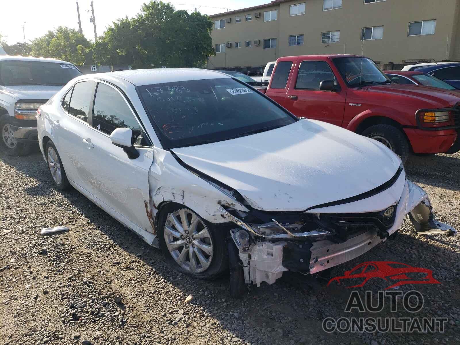 TOYOTA CAMRY 2018 - 4T1B11HK4JU104112