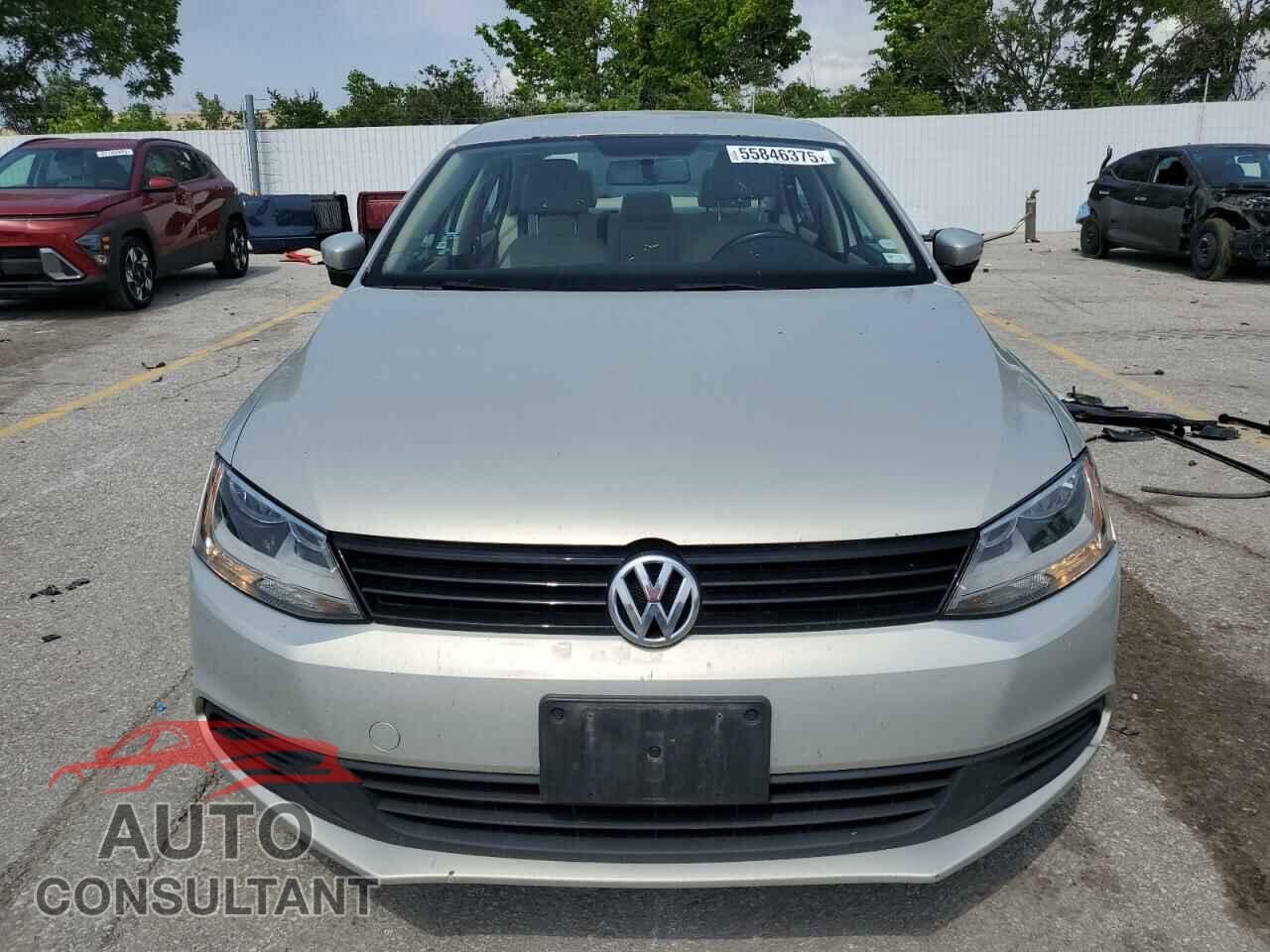 VOLKSWAGEN JETTA 2011 - 3VWDX7AJ7BM387480