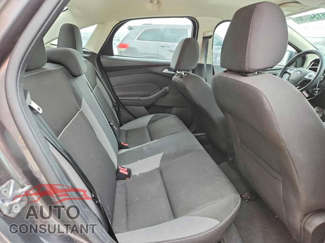 FORD FOCUS 2014 - 1FADP3F26EL363017
