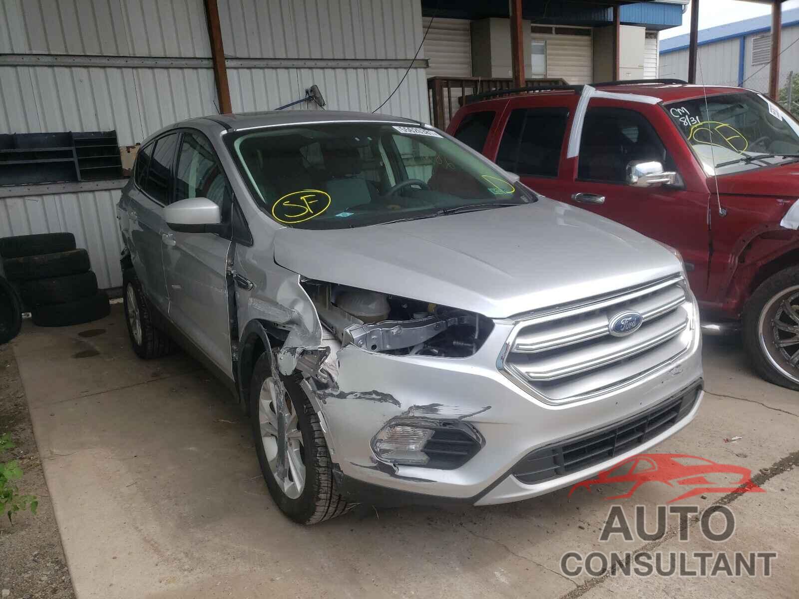 FORD ESCAPE 2017 - 1FMCU0GD5HUE03515