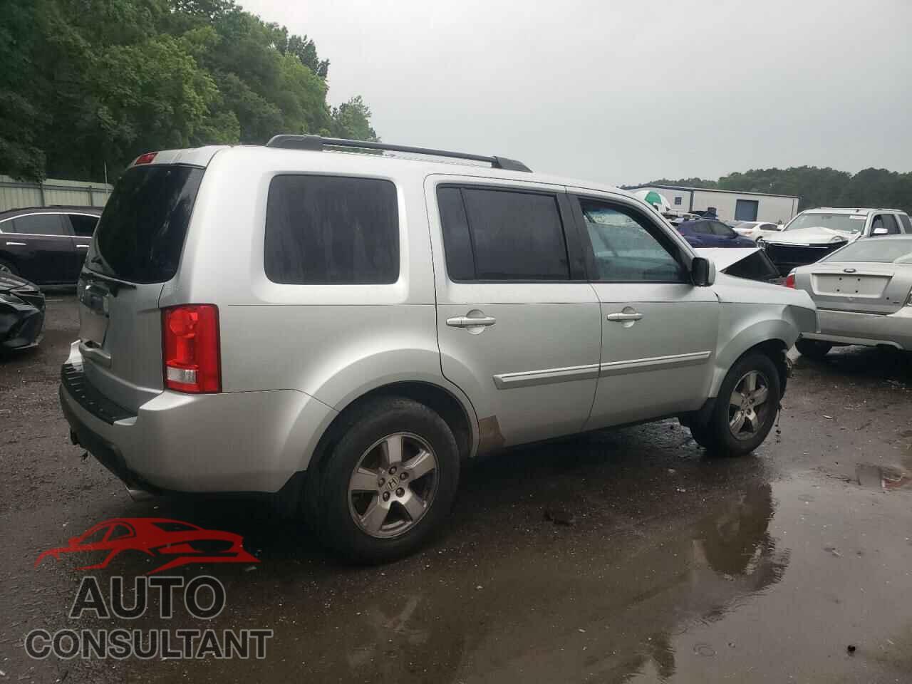HONDA PILOT 2011 - 5FNYF3H53BB011131