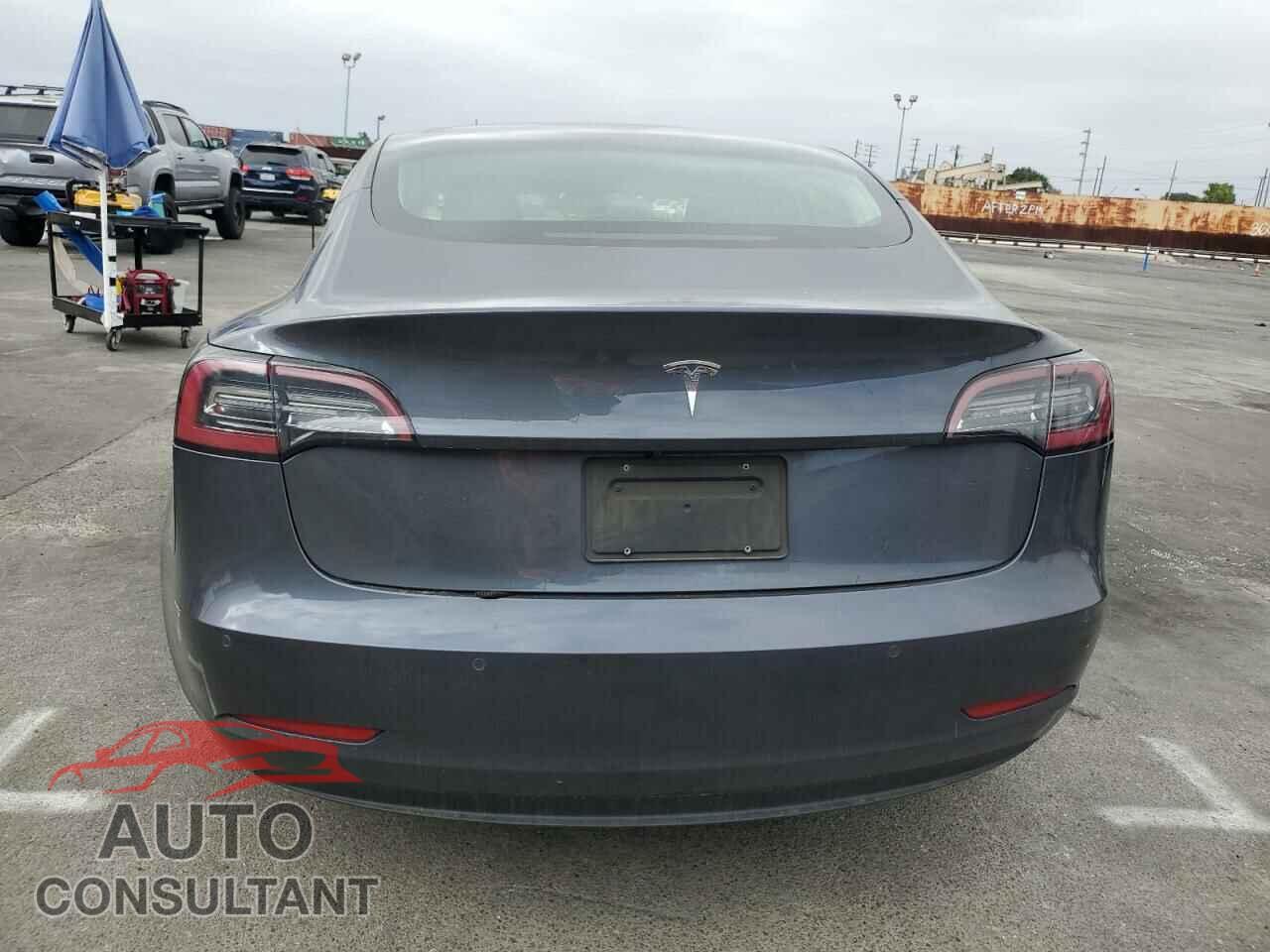 TESLA MODEL 3 2019 - 5YJ3E1EA3KF331357