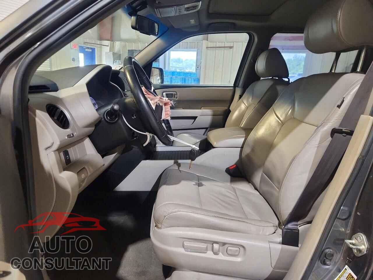 HONDA PILOT 2011 - 5FNYF4H58BB107004