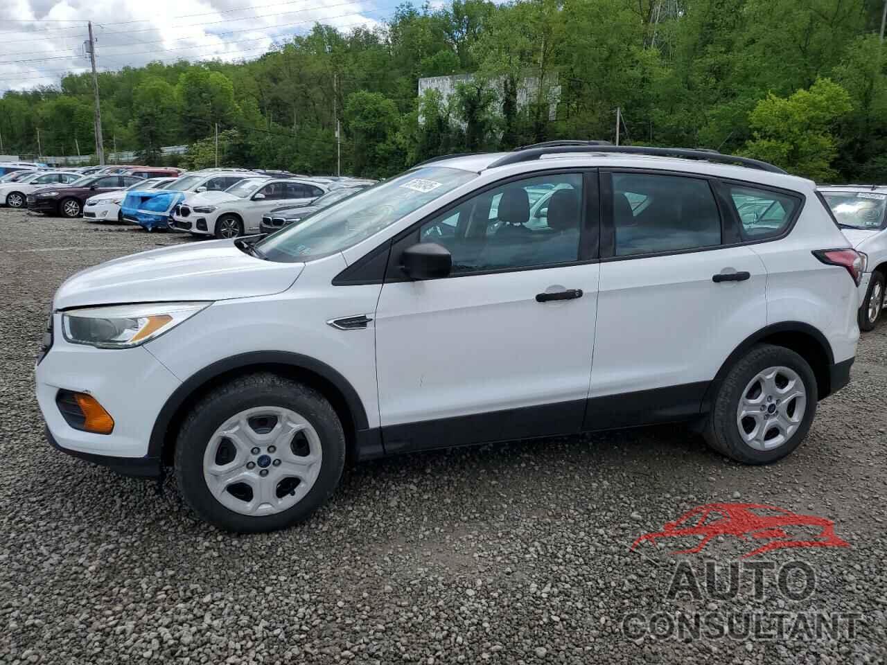 FORD ESCAPE 2017 - 1FMCU0F70HUD77756