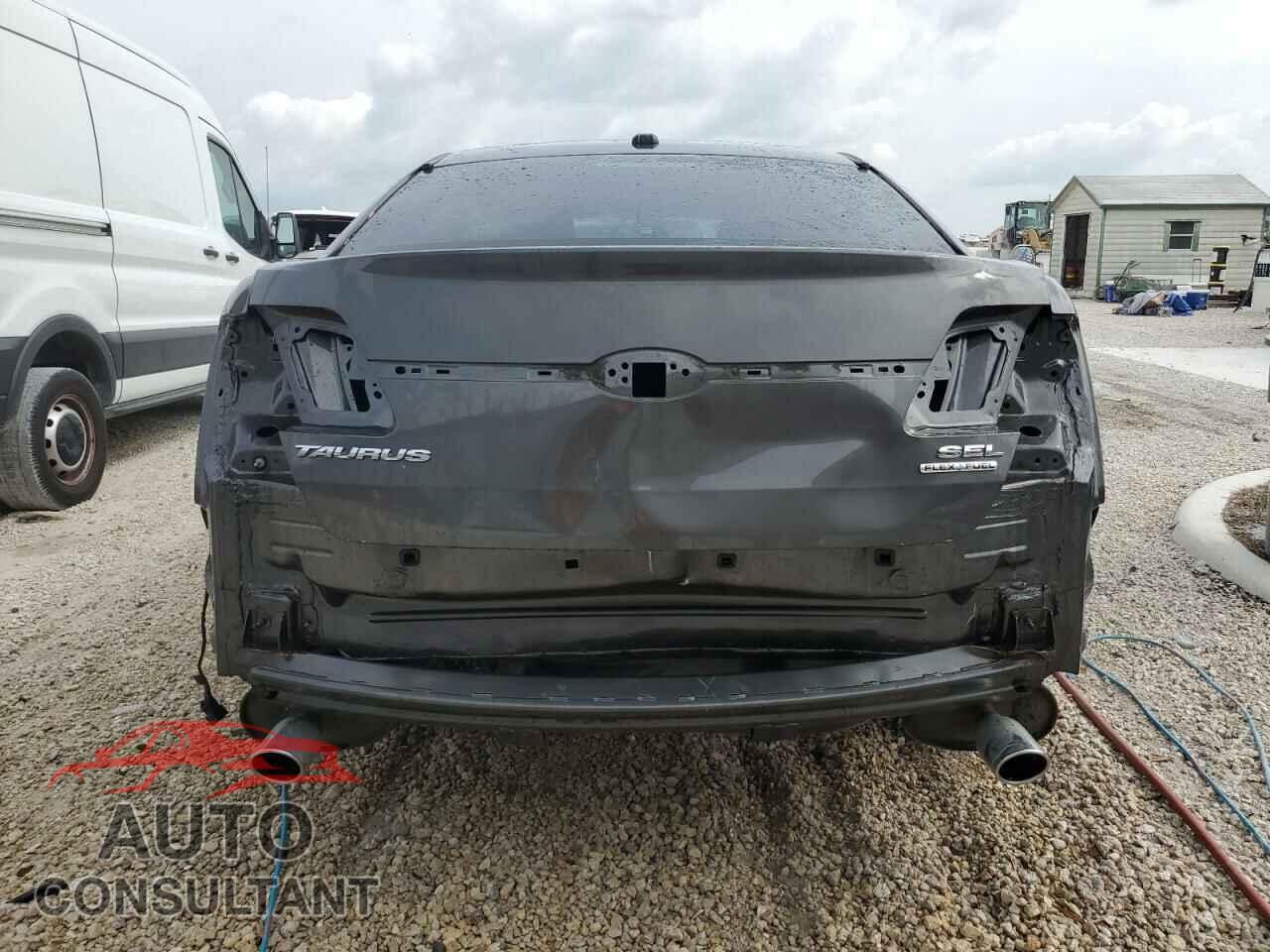 FORD TAURUS 2015 - 1FAHP2E82FG134829