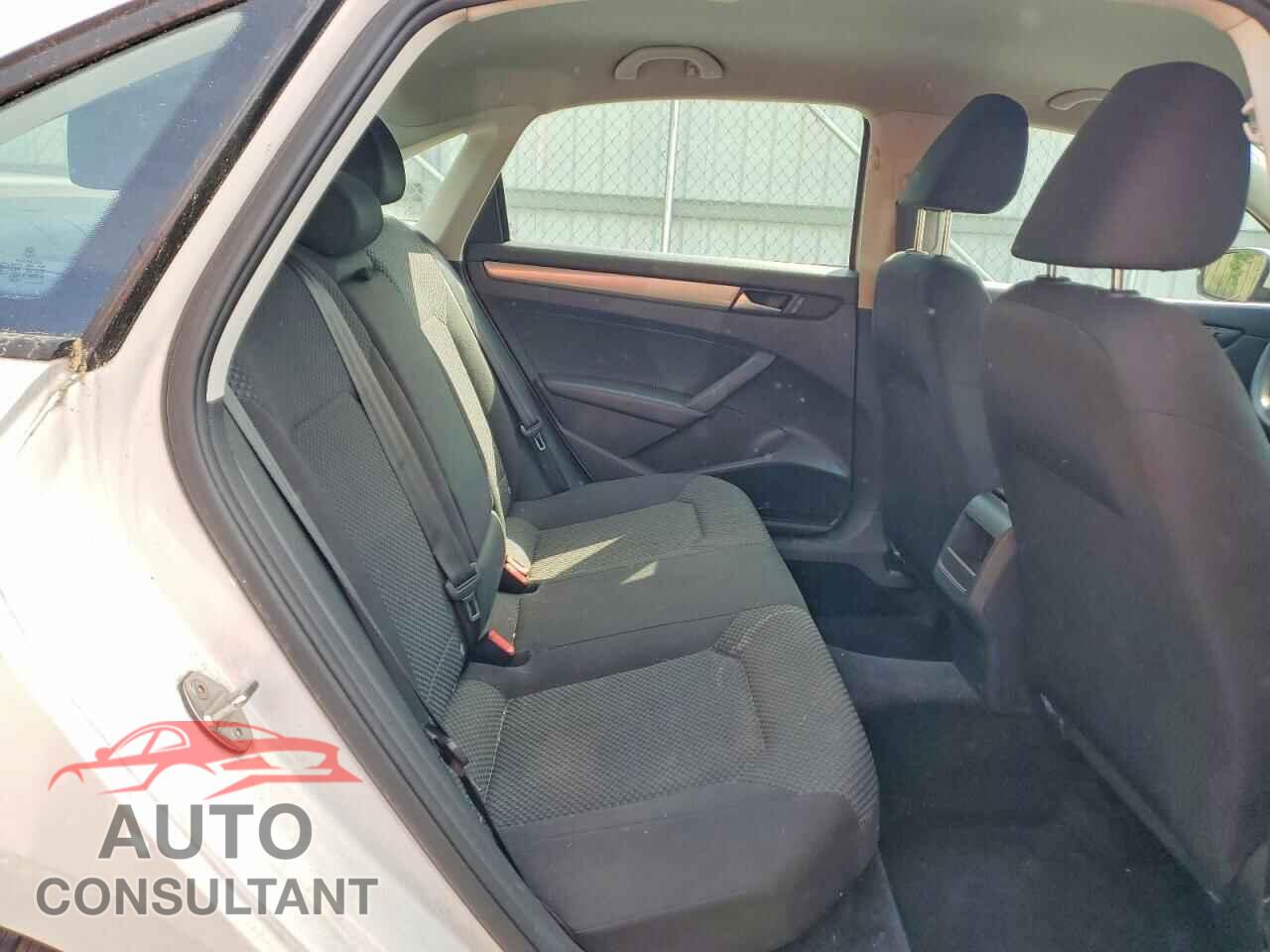 VOLKSWAGEN PASSAT 2015 - 1VWAT7A3XFC075547