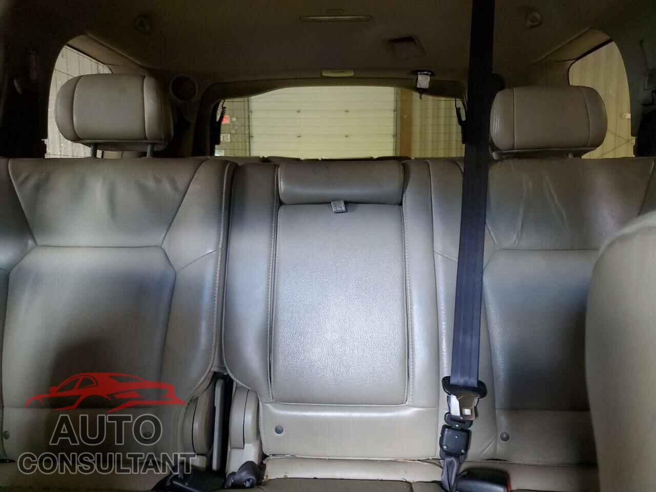 HONDA PILOT 2010 - 5FNYF4H98AB013576