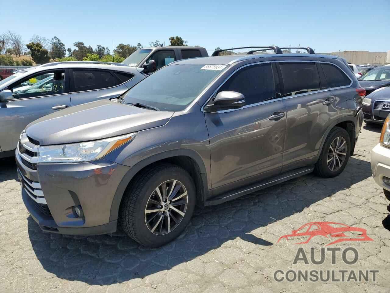 TOYOTA HIGHLANDER 2018 - 5TDJZRFHXJS861177