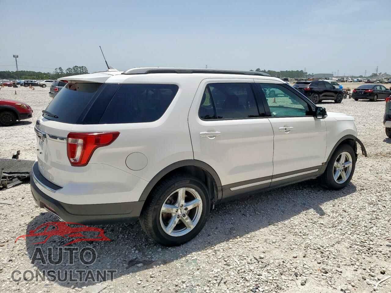 FORD EXPLORER 2018 - 1FM5K7D82JGA04502
