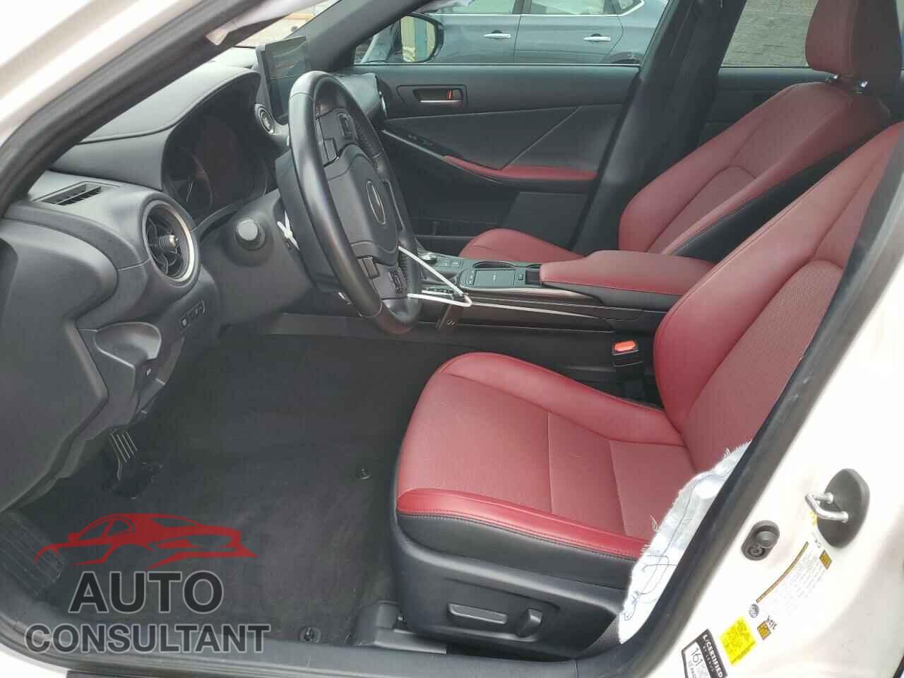 LEXUS IS 2021 - JTHAA1D28M5112488