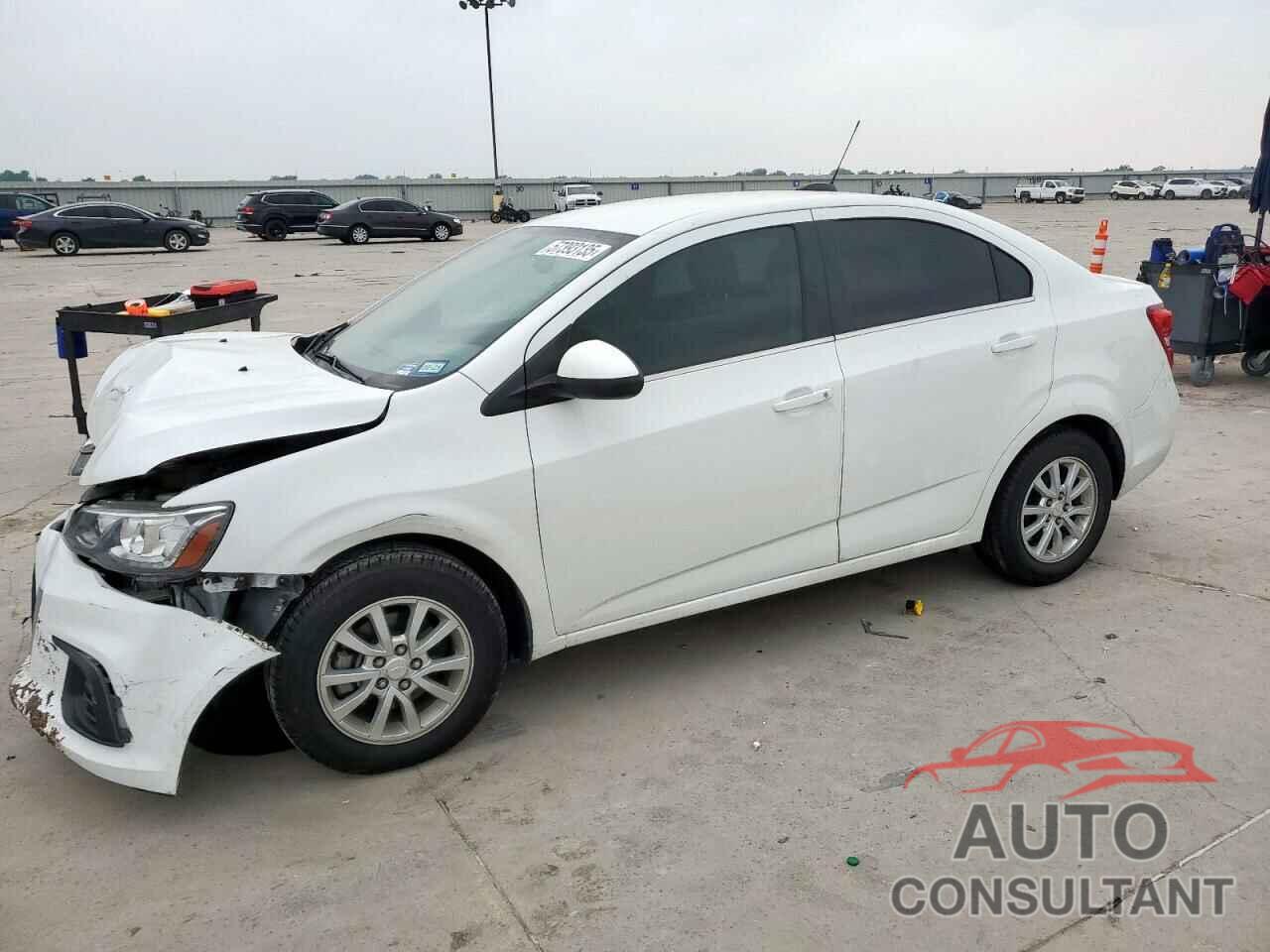 CHEVROLET SONIC 2018 - 1G1JD5SH2J4137260