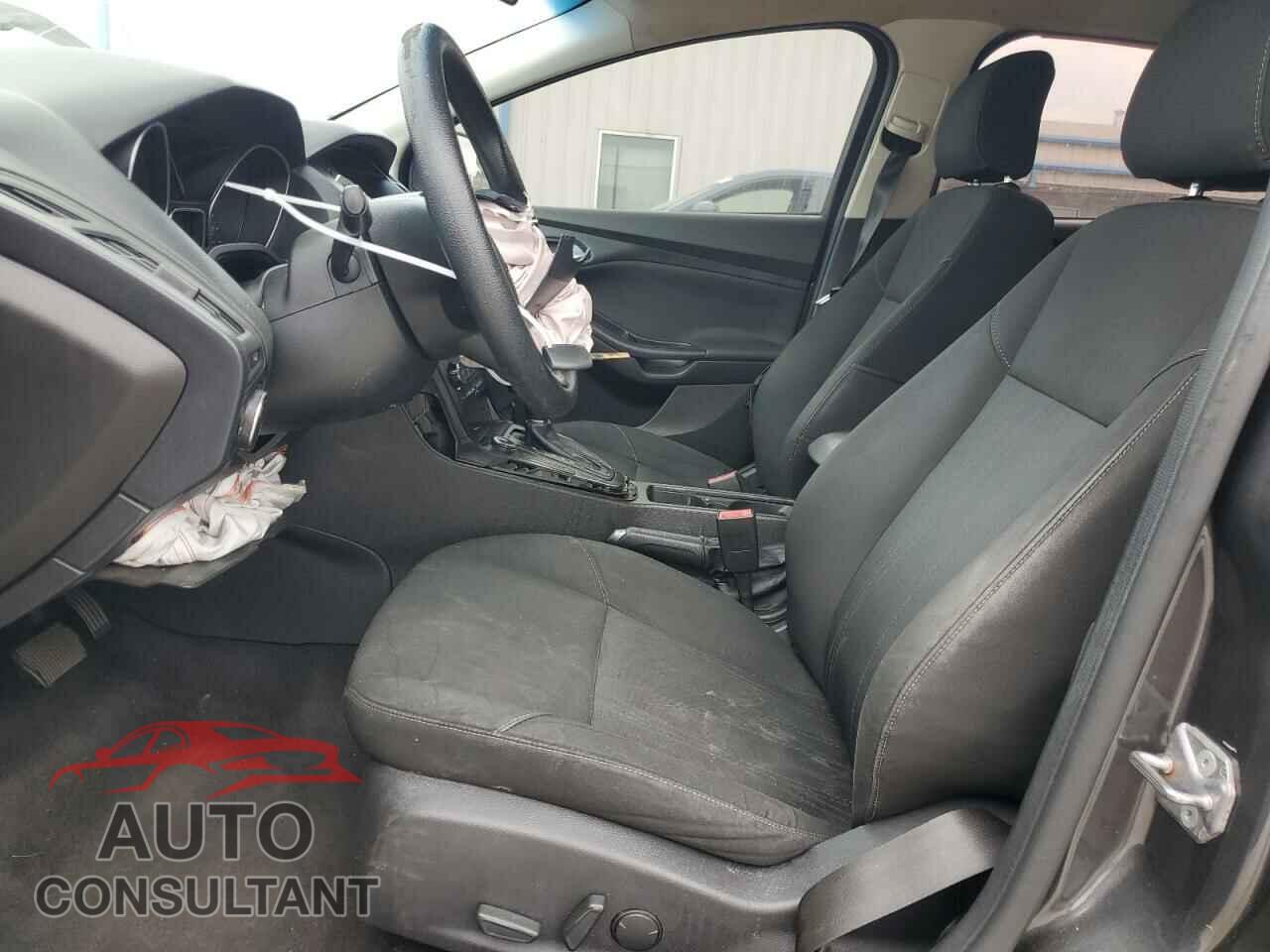 FORD FOCUS 2015 - 1FADP3F23FL338903