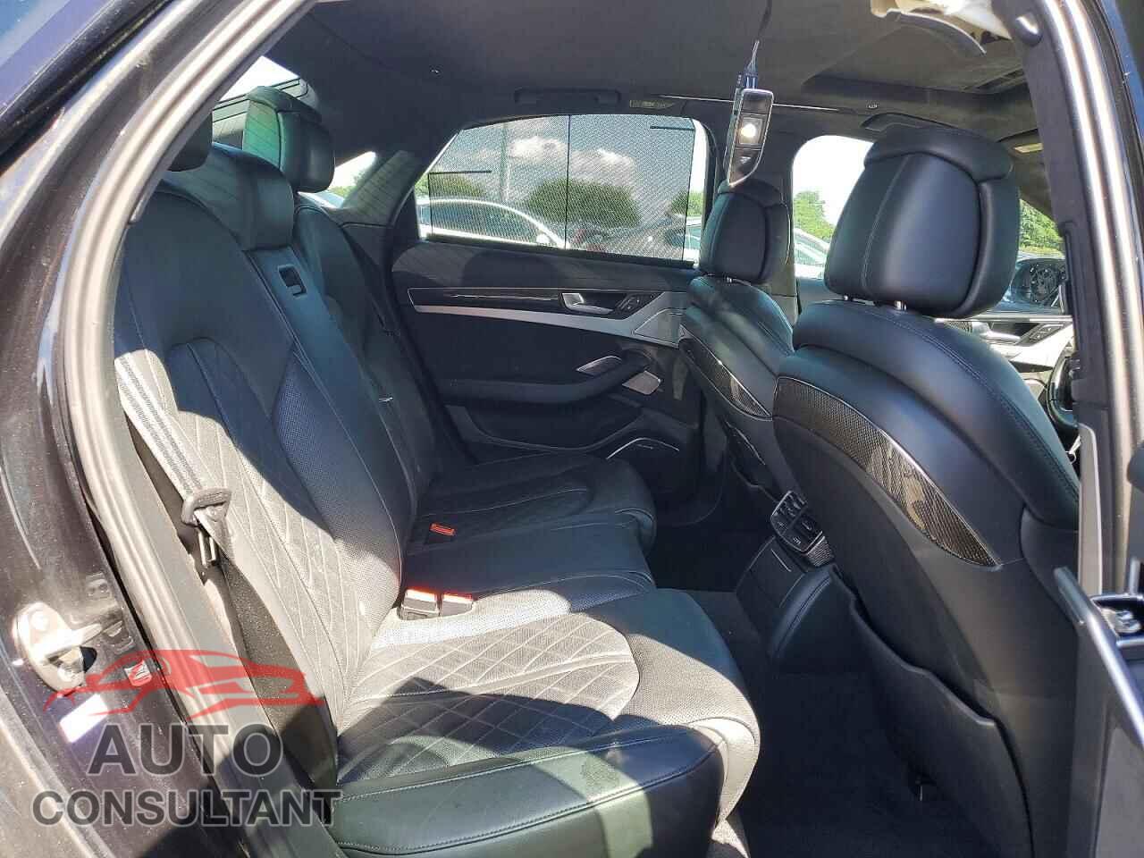 AUDI S8 2013 - WAUD2AFD5DN011383