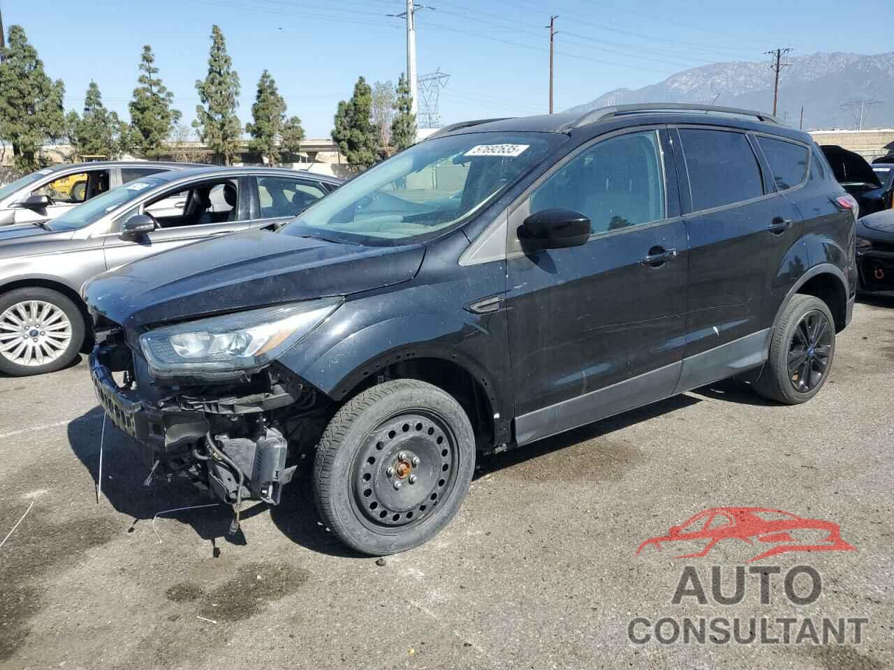 FORD ESCAPE 2017 - 1FMCU0GD5HUC11186