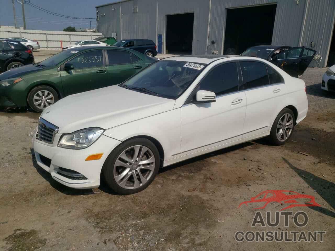 MERCEDES-BENZ C-CLASS 2013 - WDDGF4HB9DR272855