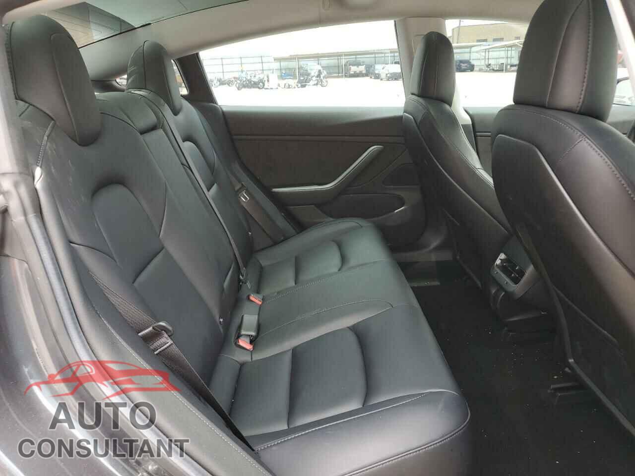 TESLA MODEL 3 2018 - 5YJ3E1EA4JF057911