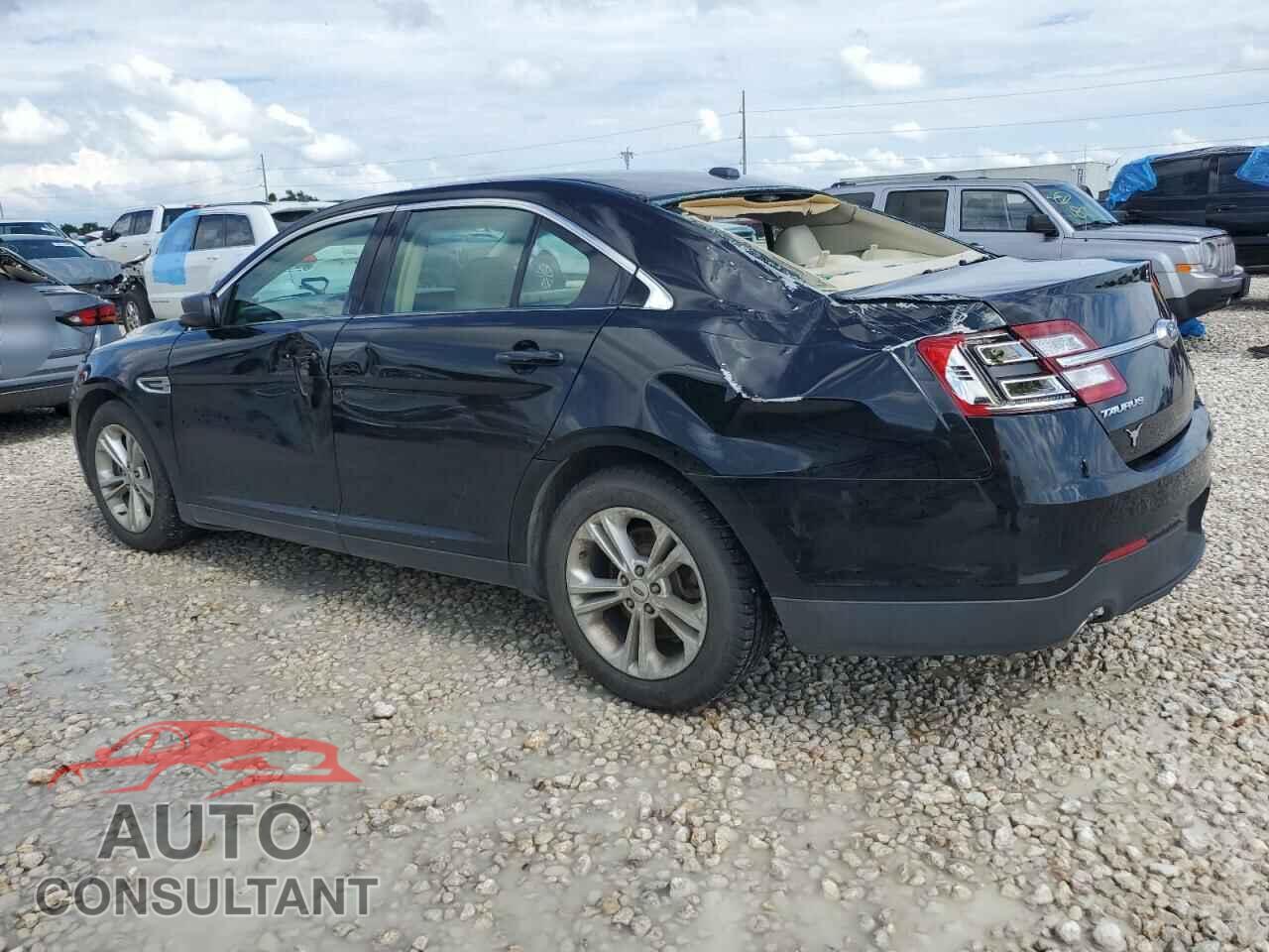 FORD TAURUS 2018 - 1FAHP2D88JG137289