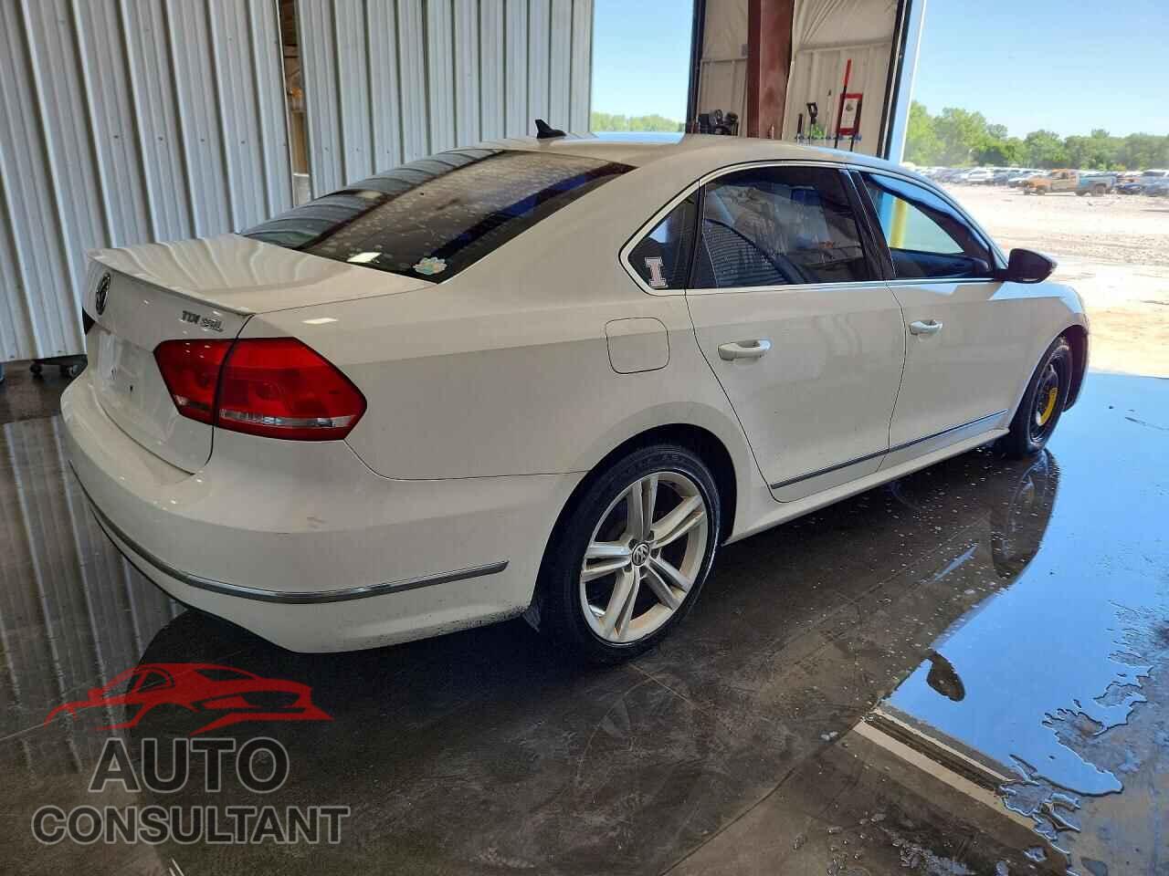 VOLKSWAGEN PASSAT 2012 - 1VWCN7A31CC041155