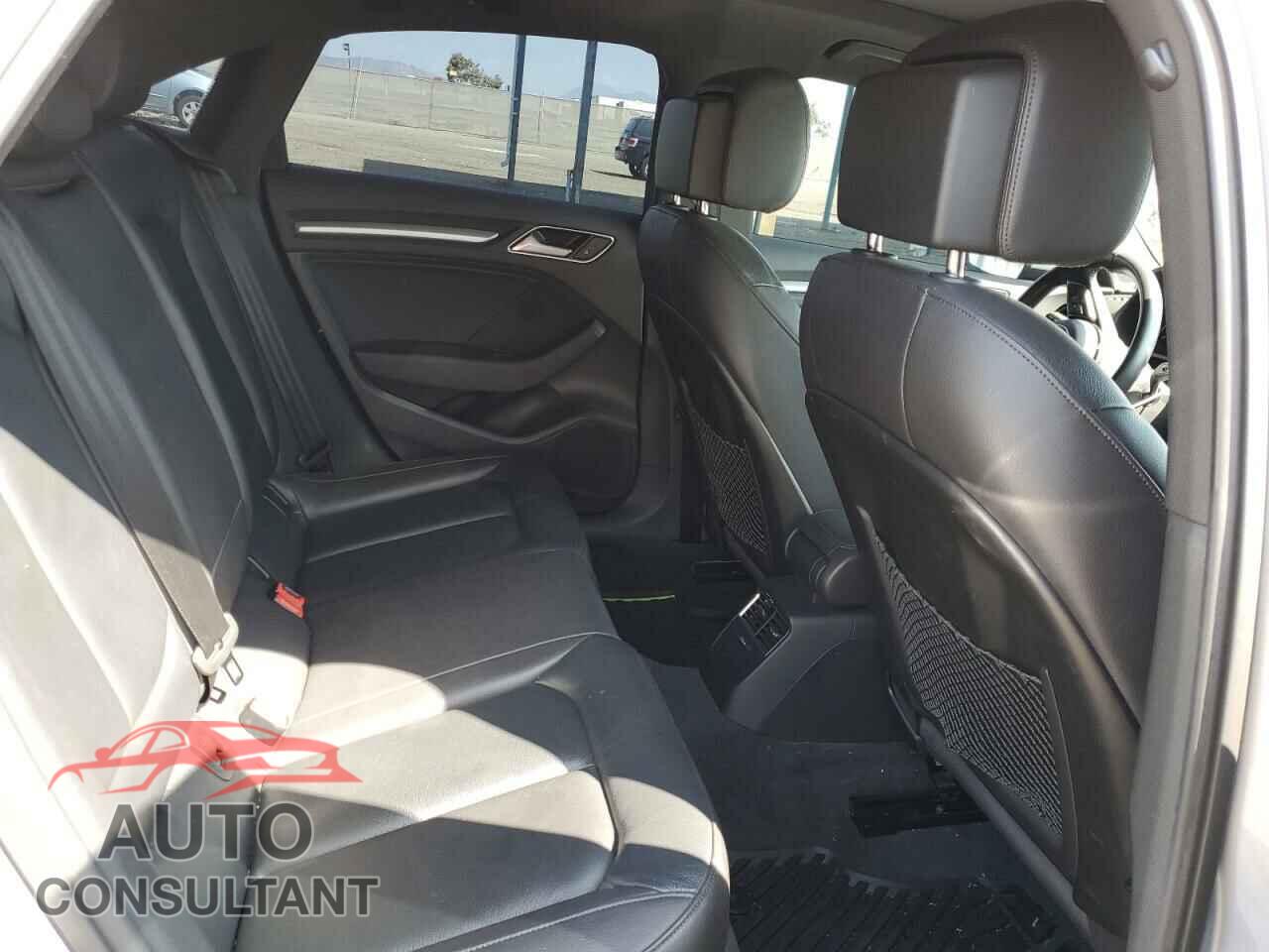 AUDI A3 2017 - WAUAUGFFXH1037475