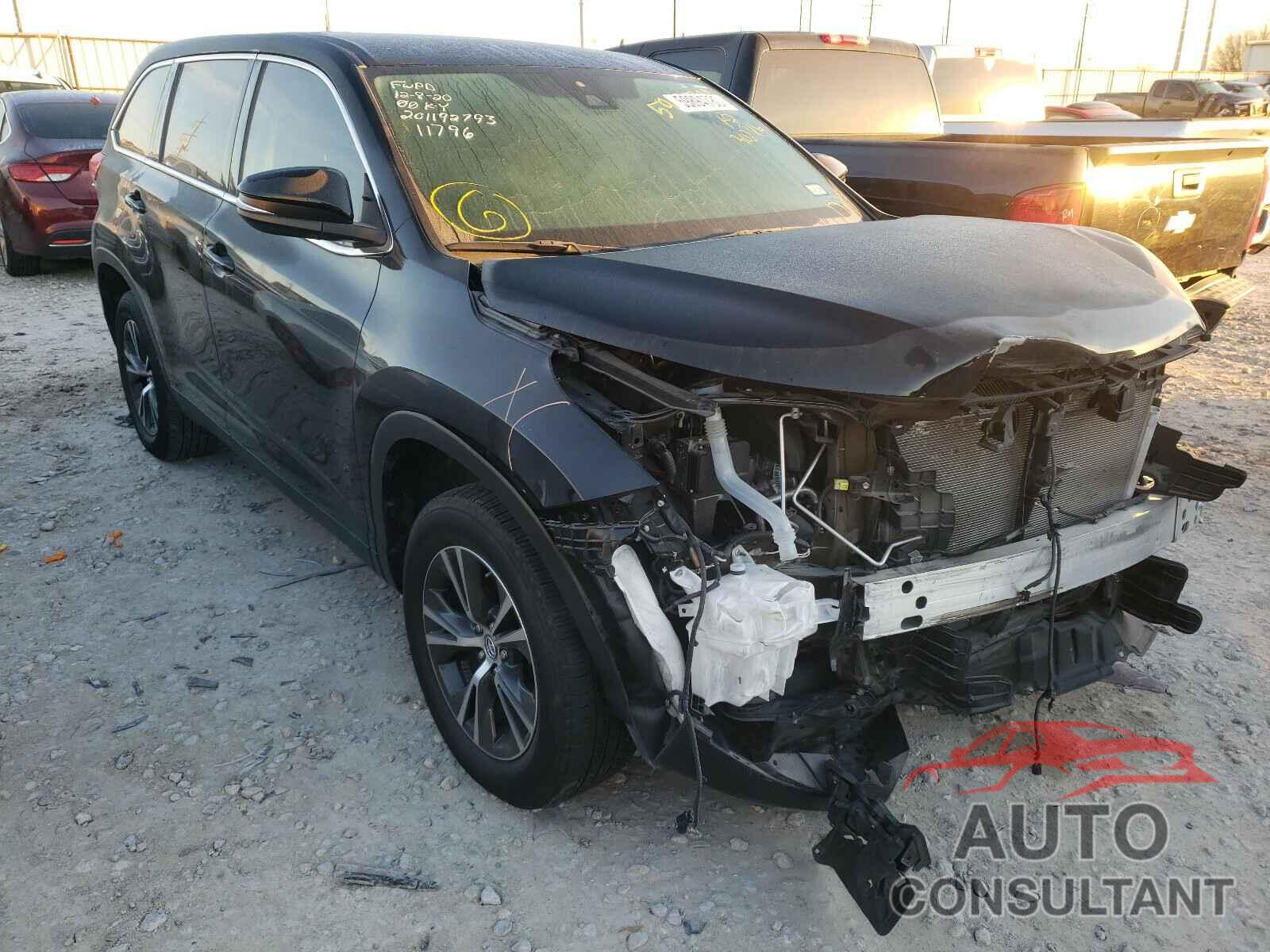 TOYOTA HIGHLANDER 2019 - 5TDZZRFH3KS302316