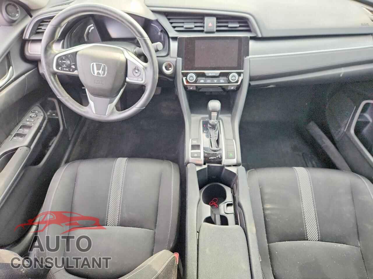 HONDA CIVIC 2018 - 2HGFC2F67JH043242