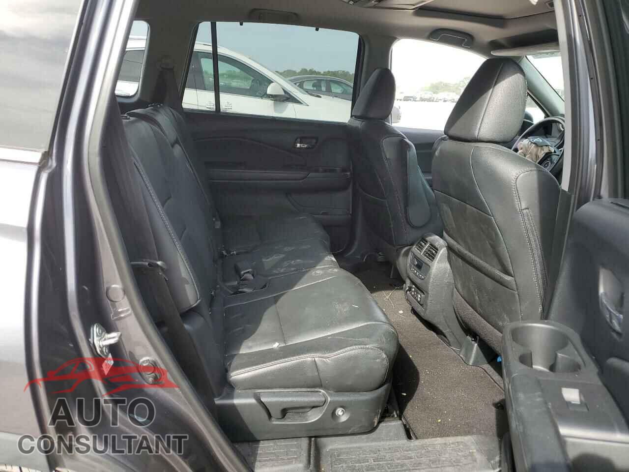 HONDA PILOT 2018 - 5FNYF6H96JB026984