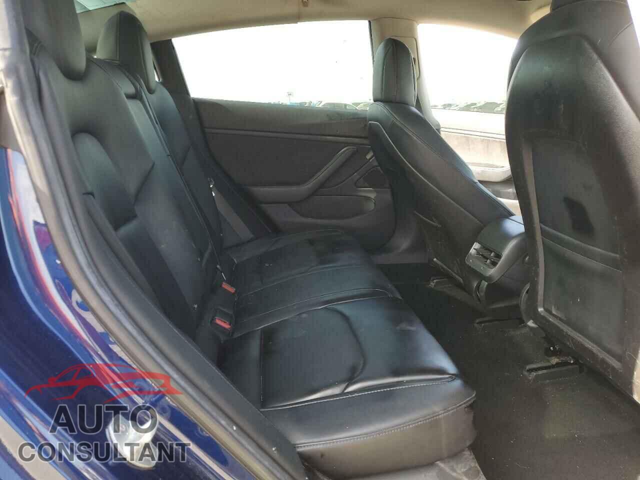 TESLA MODEL 3 2018 - 5YJ3E1EA0JF011184