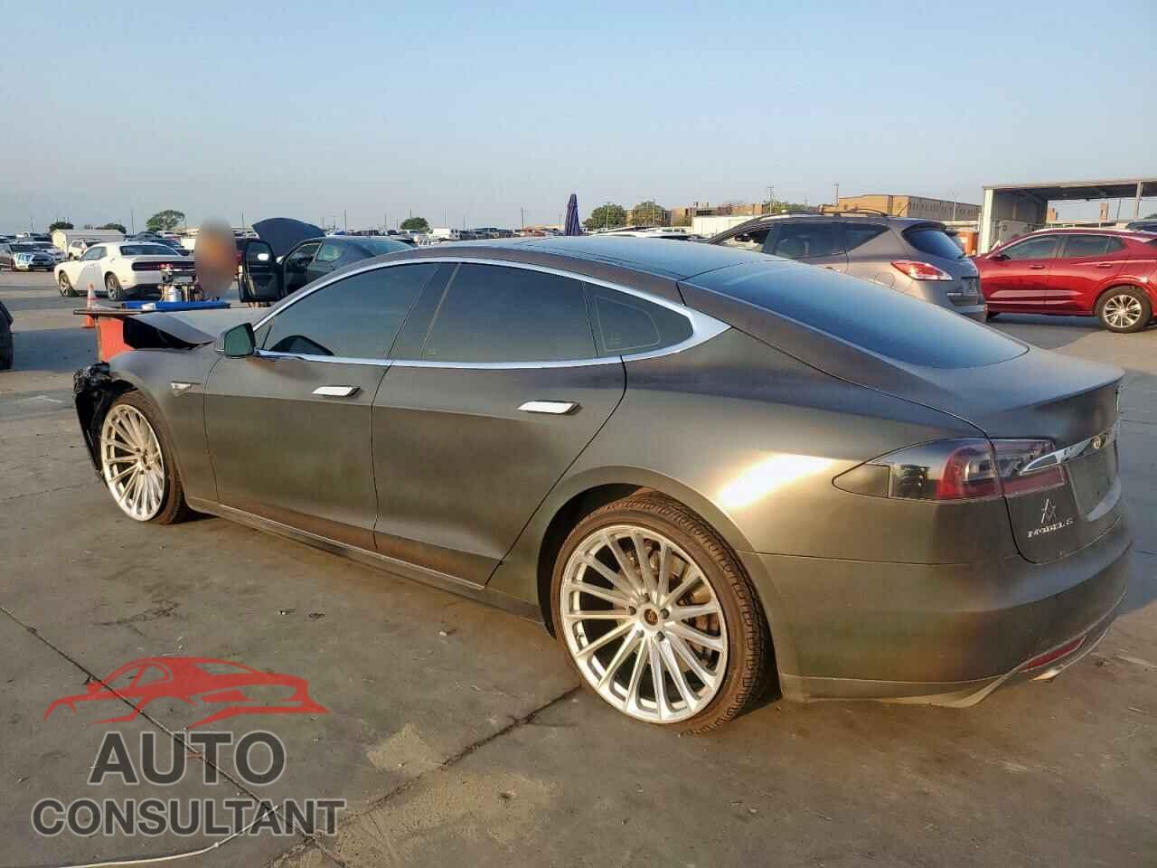 TESLA MODEL S 2013 - 5YJSA1CG0DFP15615