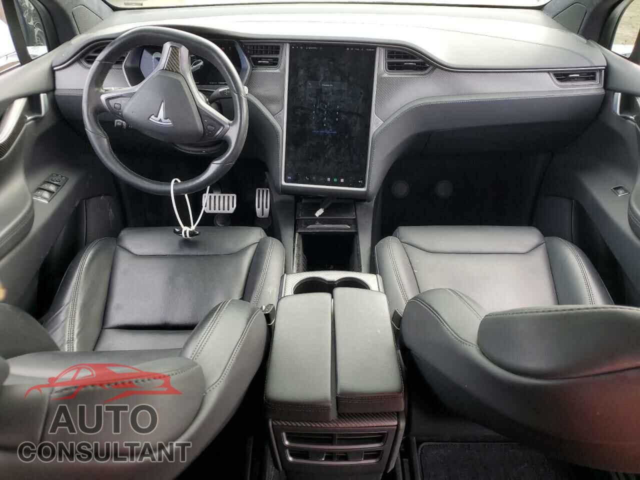 TESLA MODEL X 2018 - 5YJXCAE28JF138300