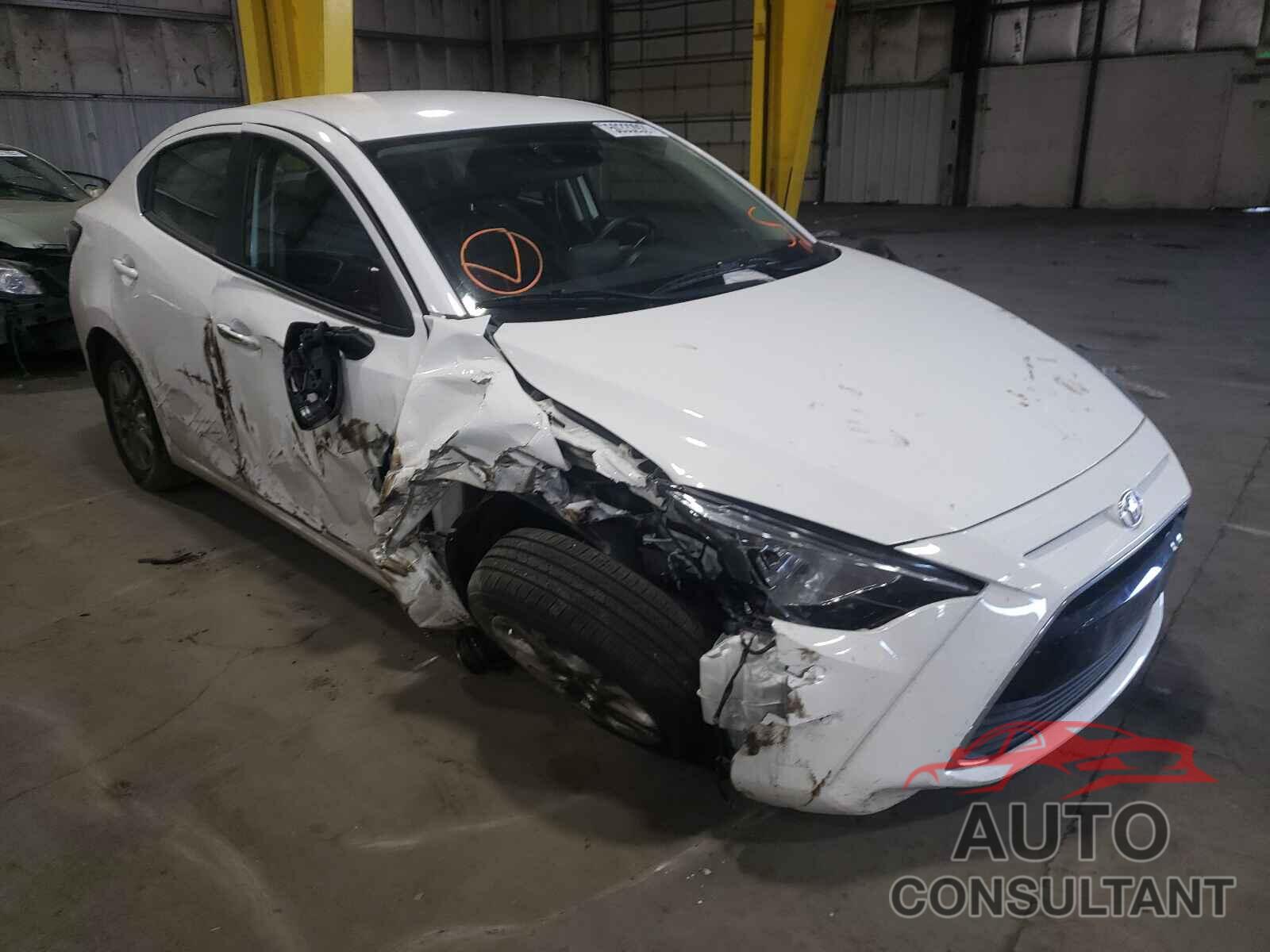 TOYOTA YARIS 2017 - 3MYDLBYV3HY181490