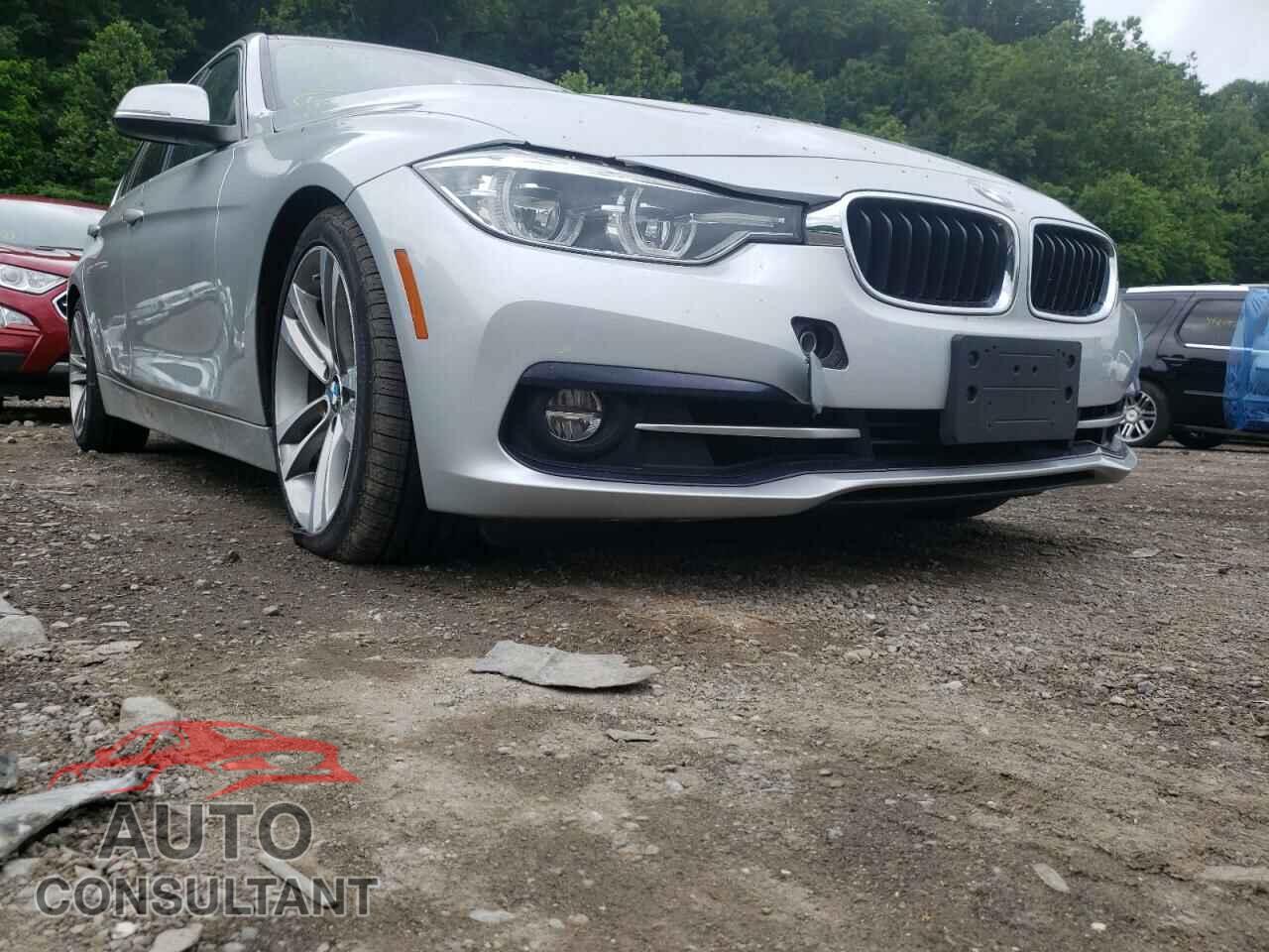 BMW 3 SERIES 2018 - WBA8D9C50JEM32012